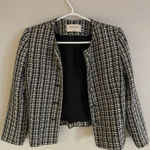Aritzia blazer. Size 4. Gently worn.